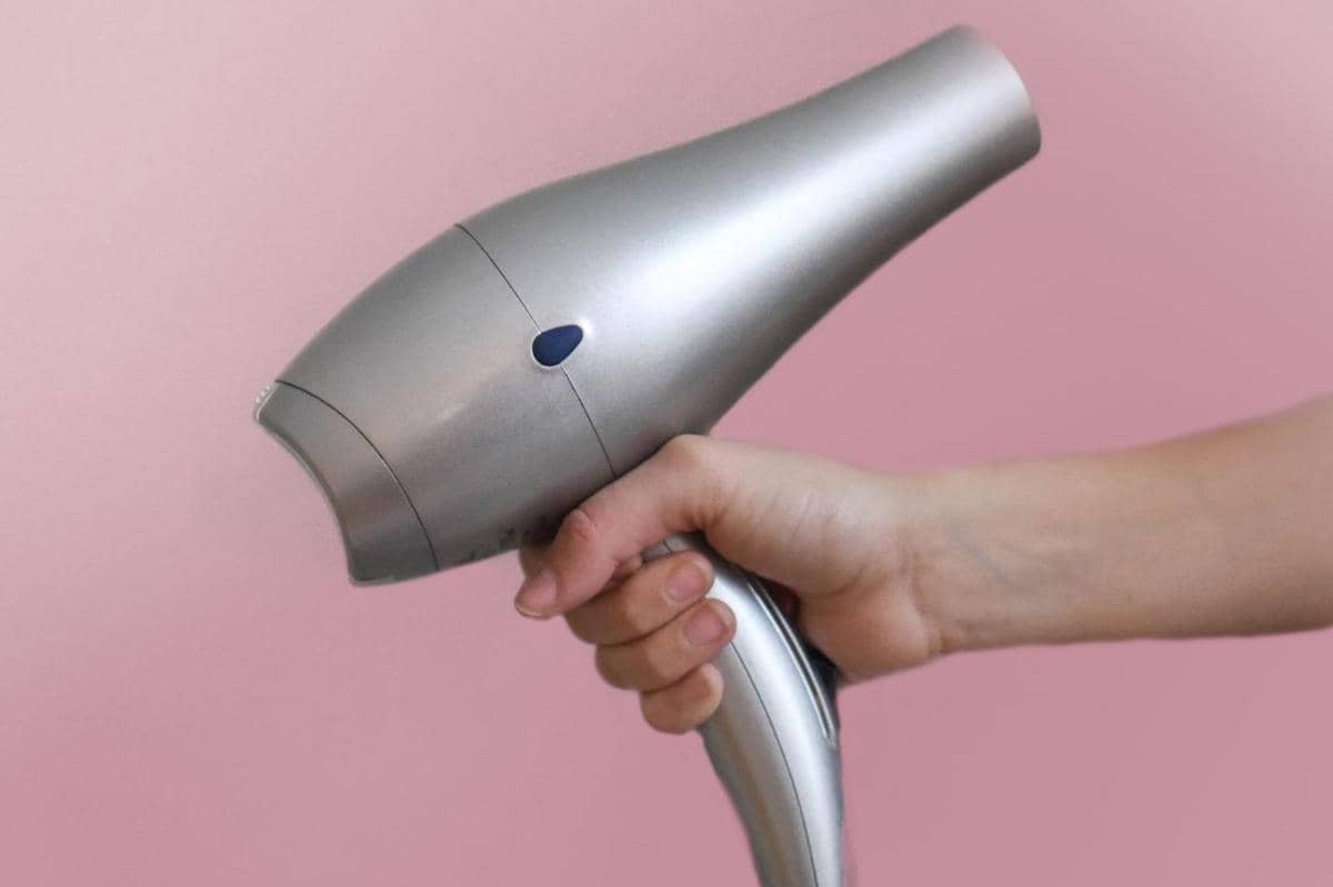 ilustrasi hairdryer