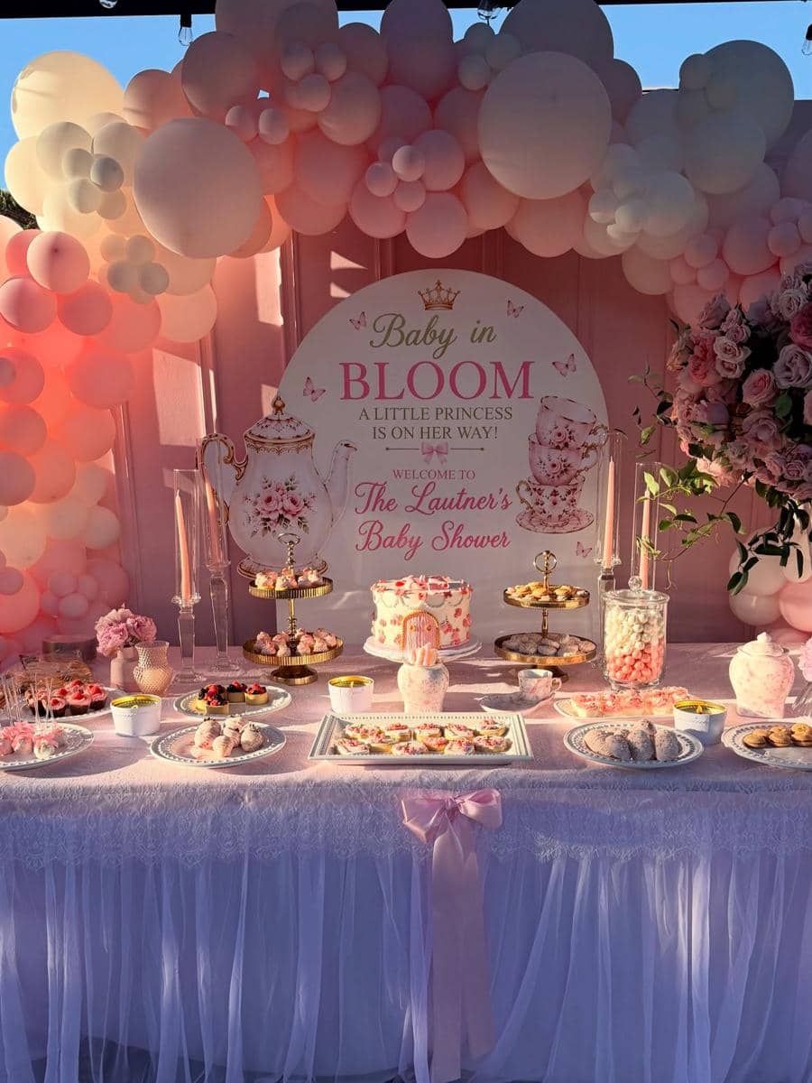 Gaya dan dekorasi baby shower Taylor Lautner yang dibagikan melalui akun Instagram pribadinya di media sosial.