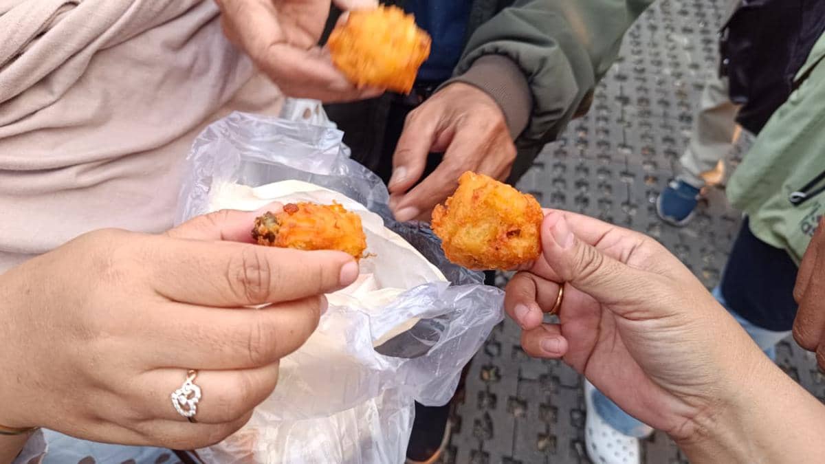Kisah Perkedel Bondon, dari Pesanan Masinis Hingga Jadi Buruan Warga
