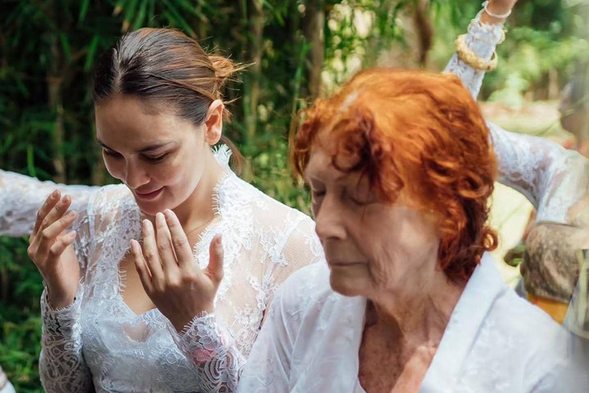 Momen Luna Maya Haru Saksikan Keponakan Jalani Menek Kelih di Bali