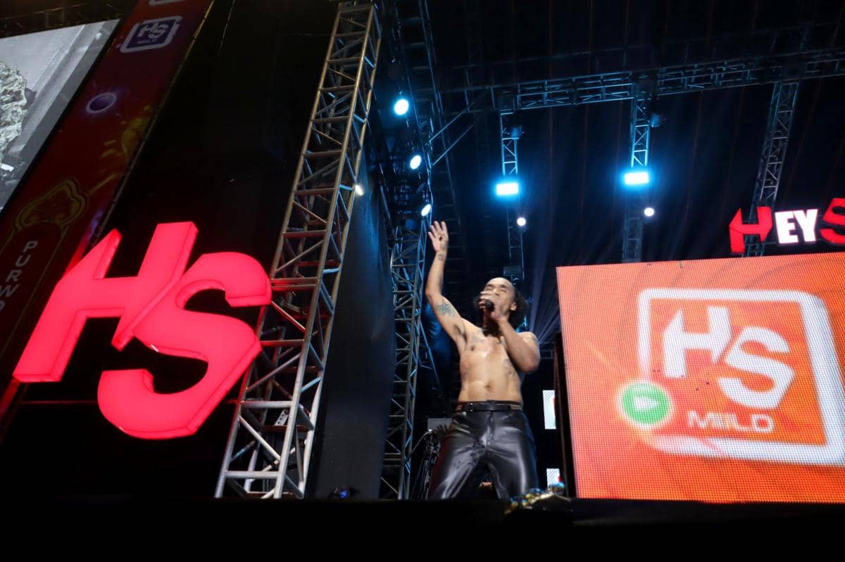 Konser Slank Bikin Nostalgia: Para Slankers Nikmati Lagu Fufufafa