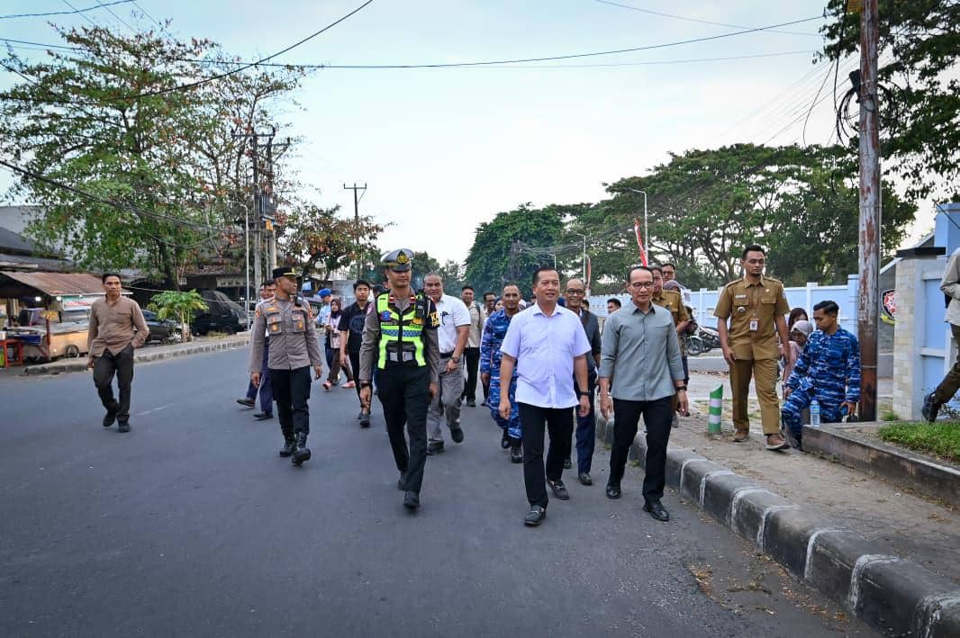 Iqbal Prihatin Road Barrier Simpang 4 Rembiga Dibongkar Paksa oleh Warga