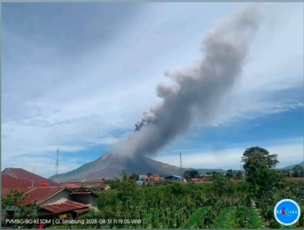 Berastagi Hujan Abu karena Sinabung Erupsi, Warga Belum Mengungsi