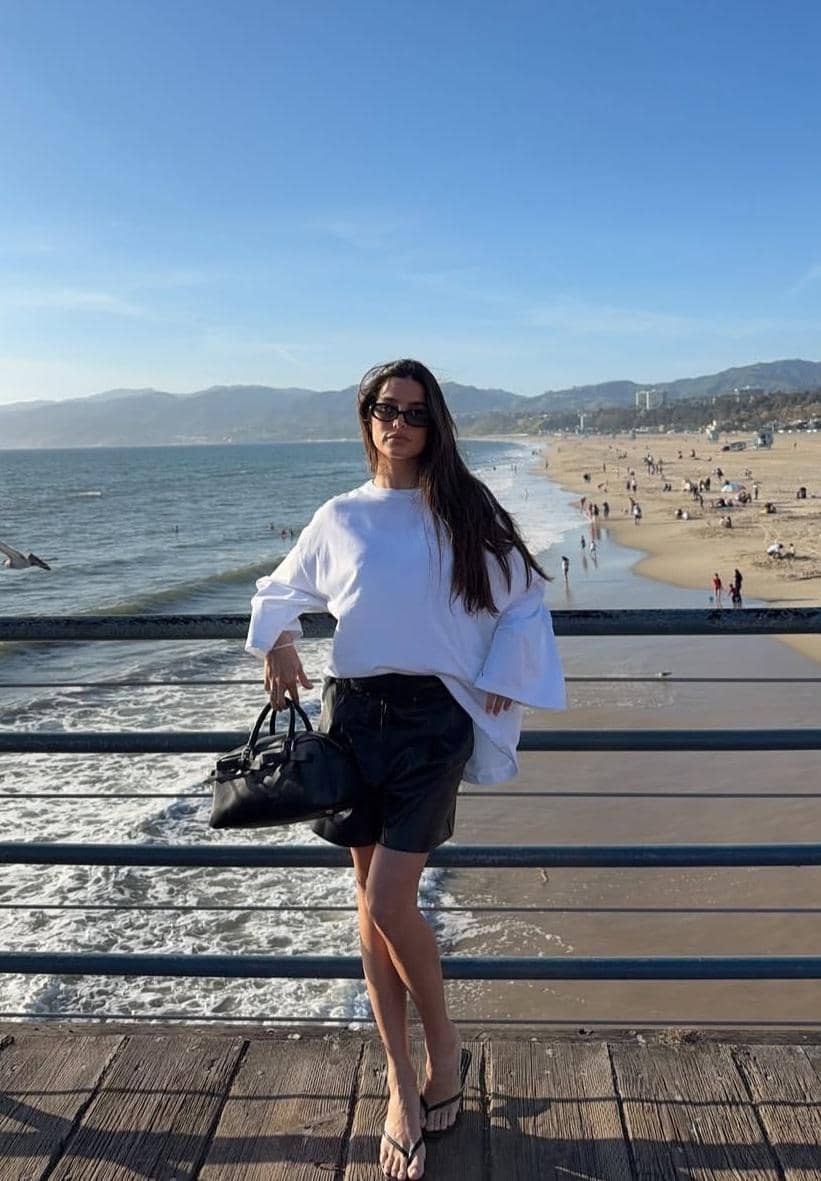 Potret Gemma Pinto berpose dengan pilihan busana dalam unggahan OOTD di akun Instagram pribadinya.