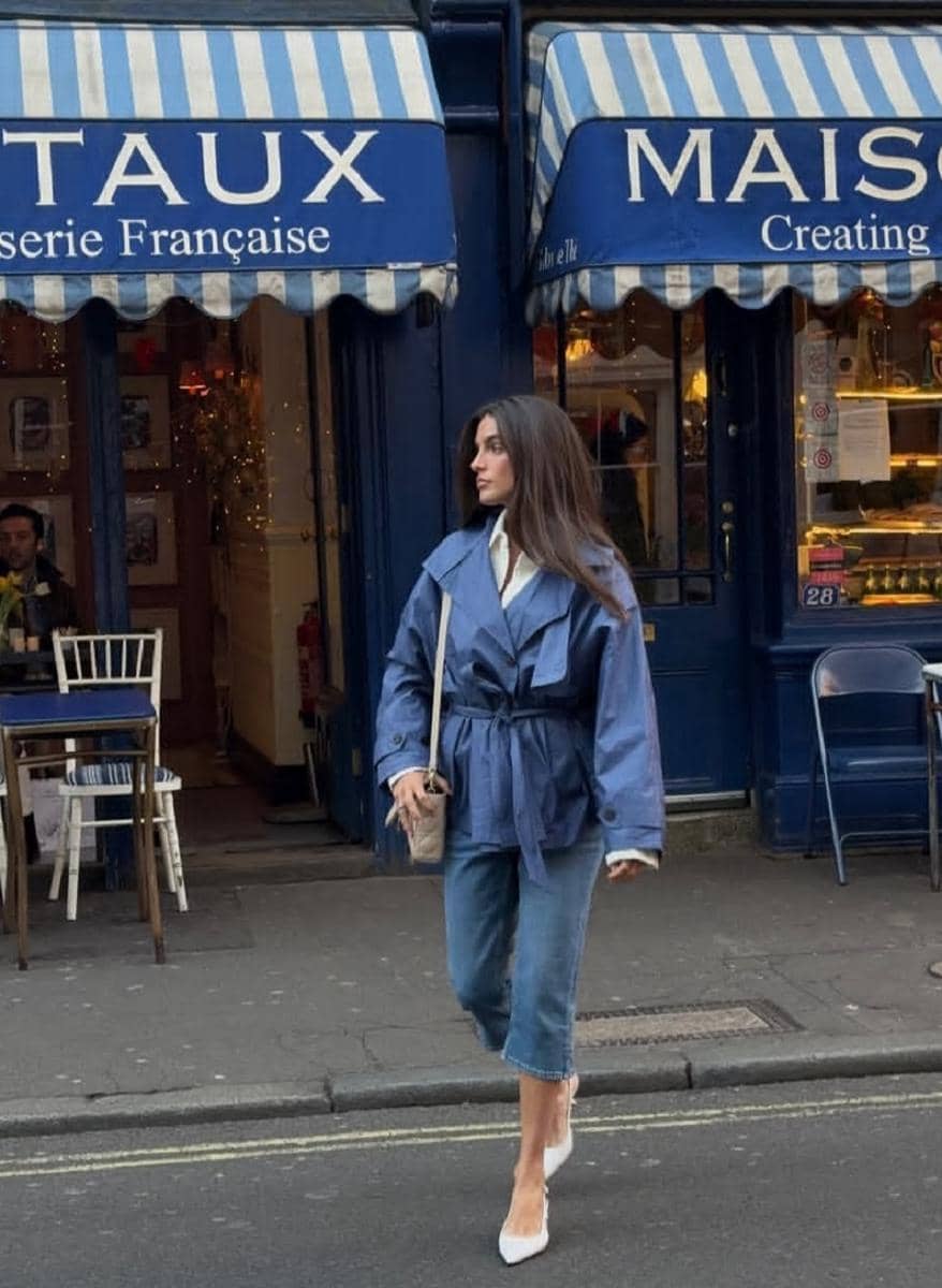 Gemma Pinto tampil dengan gaya OOTD kasual dalam unggahan Instagram, memadukan busana dan aksesori.
