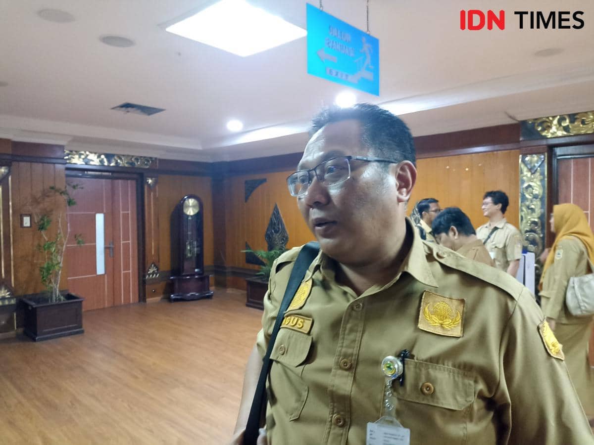 Potret Kepala Dinas Energi dan Sumber Daya Mineral Jawa Tengah, Agus Sugiharto, dalam dokumentasi IDN Times.