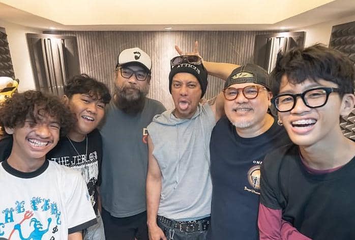 Potret NTRL bersama Sukses Lancar Rejeki dalam unggahan akun Instagram resmi ntrl.official yang dibagikan.