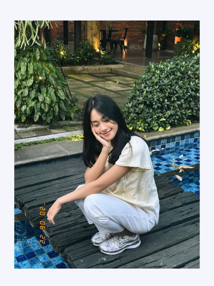 Potret Rara JKT48, anggota grup idola Indonesia, dalam unggahan yang dibagikan melalui akun Instagramnya.