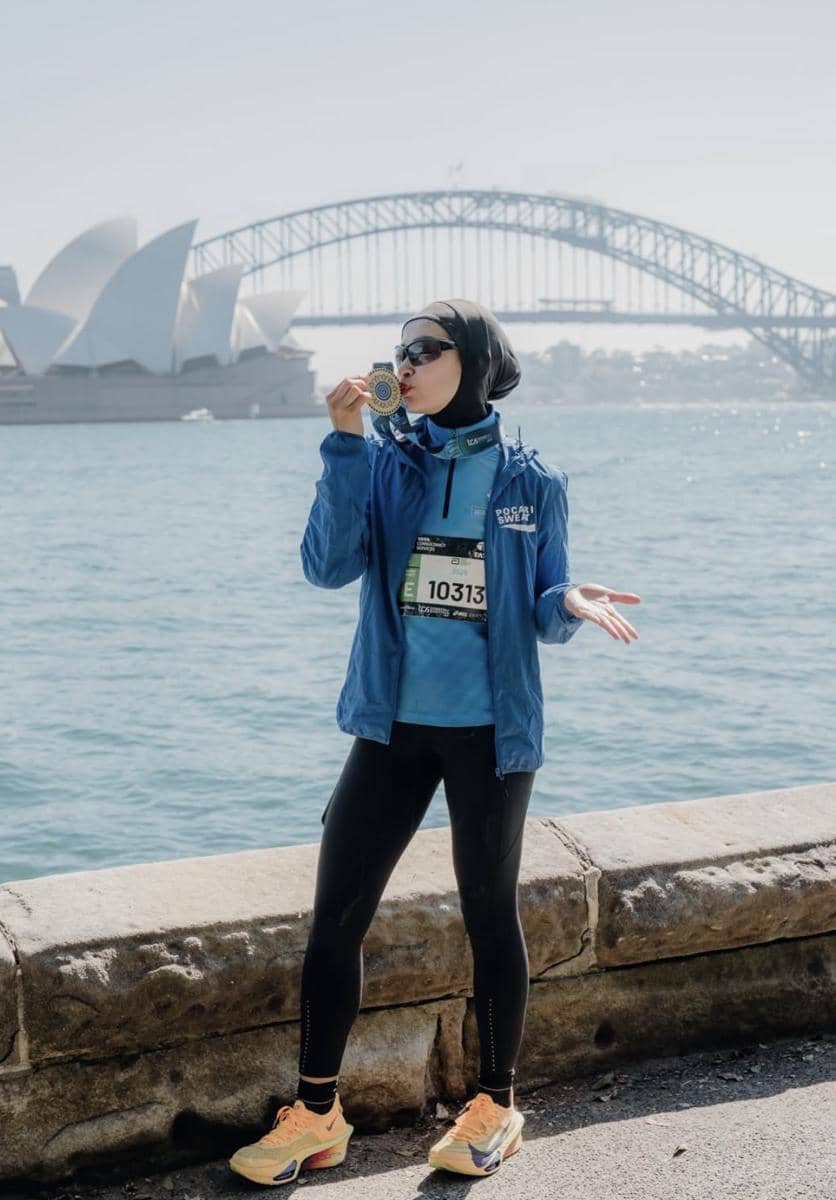 Gaya Public Figure di Sydney Marathon (instagram.com/sorayalarasat1)
