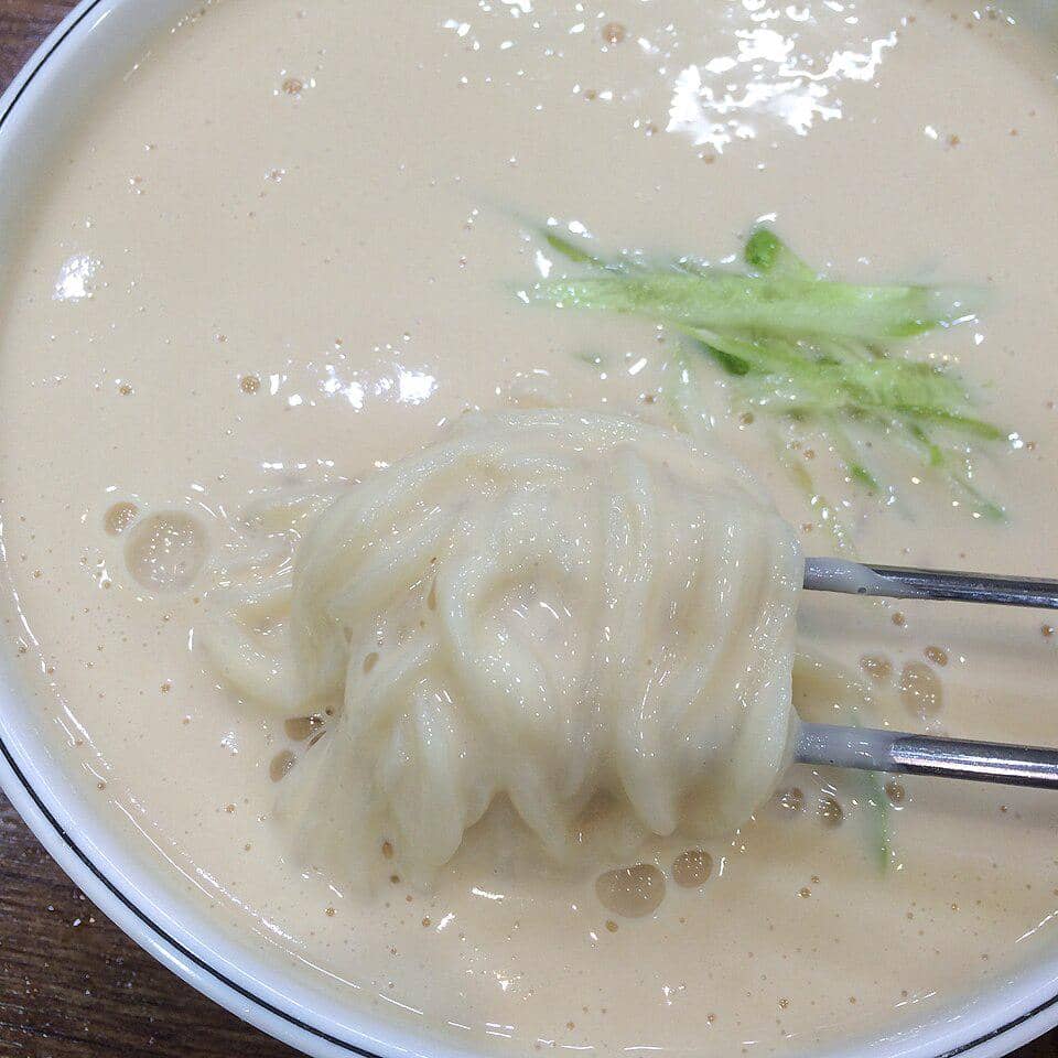 ilustrasi mie kongguksu