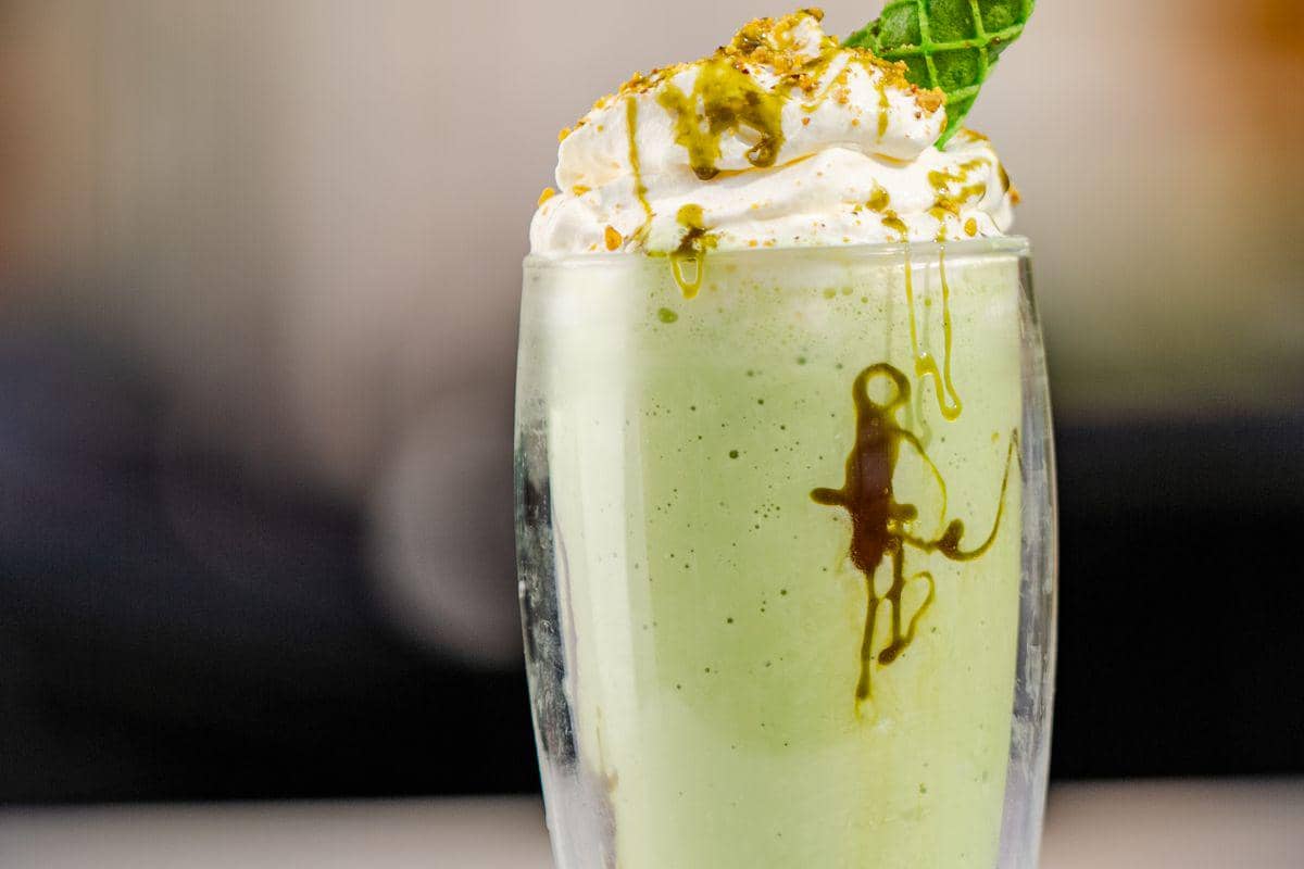 ilustrasi matcha frappe