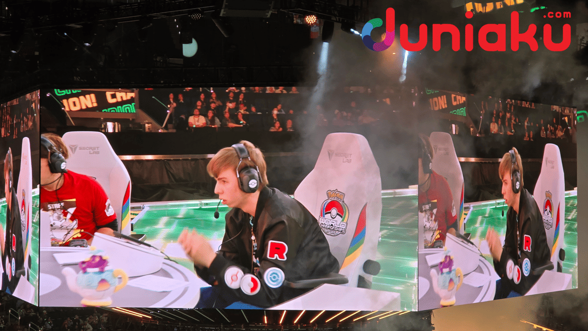 MEweedle bertanding pada Grand Final Pokémon GO World Championships 2026 dalam ajang kompetisi tingkat dunia.