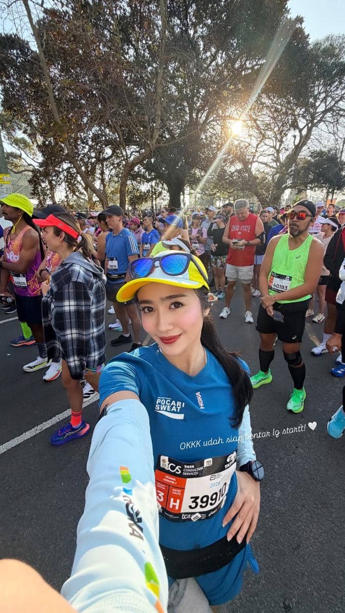 Febby Rastanty usai menuntaskan Sydney Marathon 2026, sebagaimana dibagikan melalui akun Instagram pribadinya.
