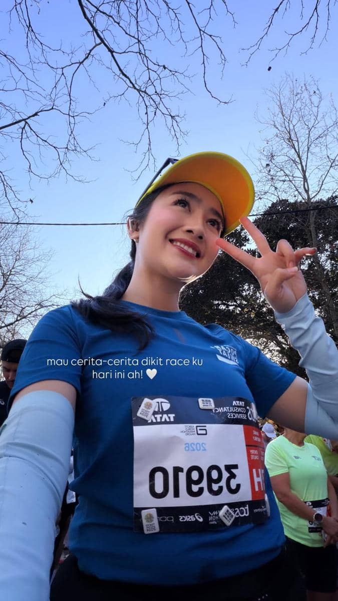 Febby Rastanty merayakan keberhasilannya menaklukkan Sydney Marathon 2026 dalam unggahan Instagram.