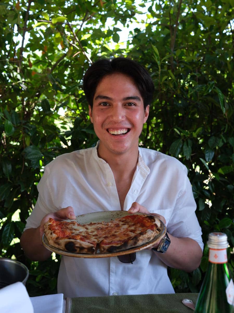 El Rumi dan Syifa Hadju saat belajar membuat pizza di Tuscany