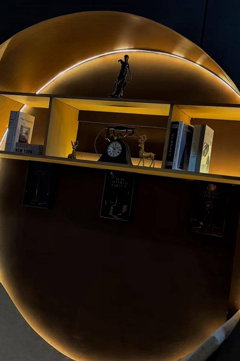 Suasana Lexocoffe, kafe bertema hukum di Bandar Lampung dengan konsep tempat ngopi bernuansa legal yang unik.