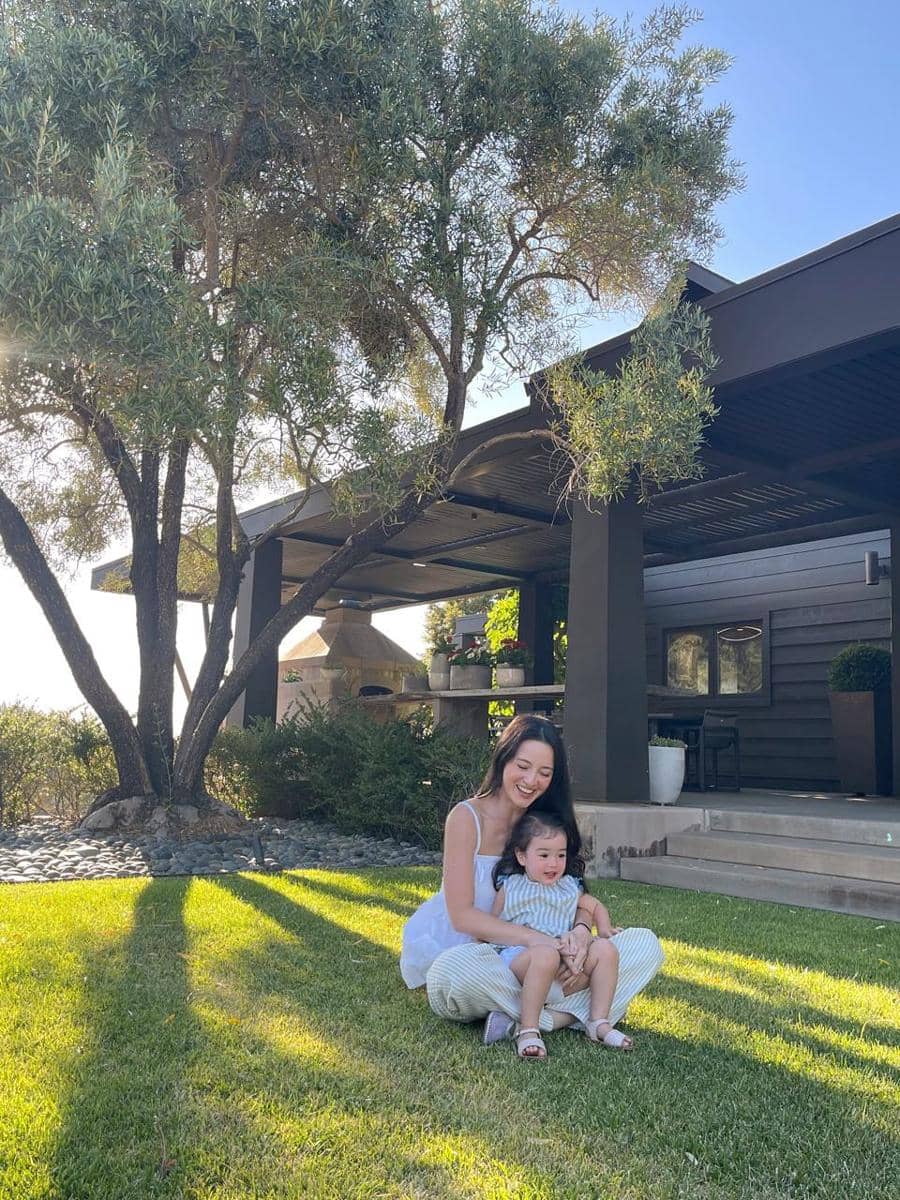 OOTD ibu-anak ala Julie Estelle dan Brielle 