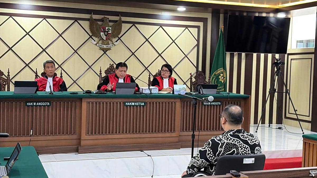 PN DKI Jakarta memperberat vonis eks Konsultan Teknologi Kemendikbudristek, Ibrahim Arief alias Ibam dalam dugaan korupsi Chromebook. (IDN T