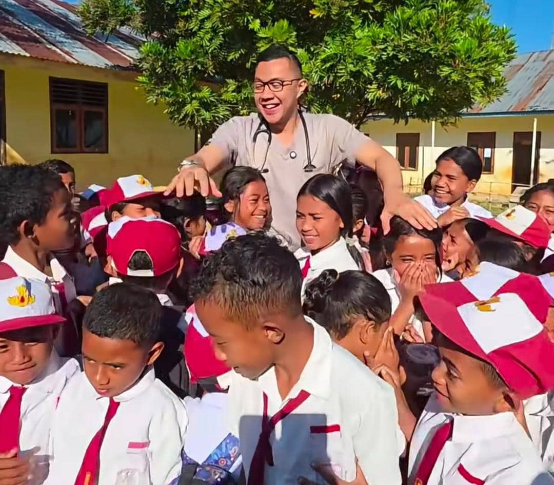dr. Gia jadi relawan korban gempa NTT