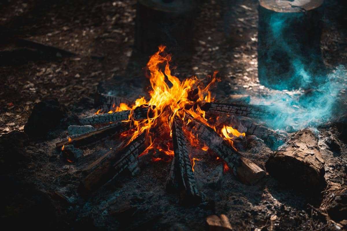 Kenapa Banyak Gunung yang Kini Melarang Menyalakan Api Unggun?