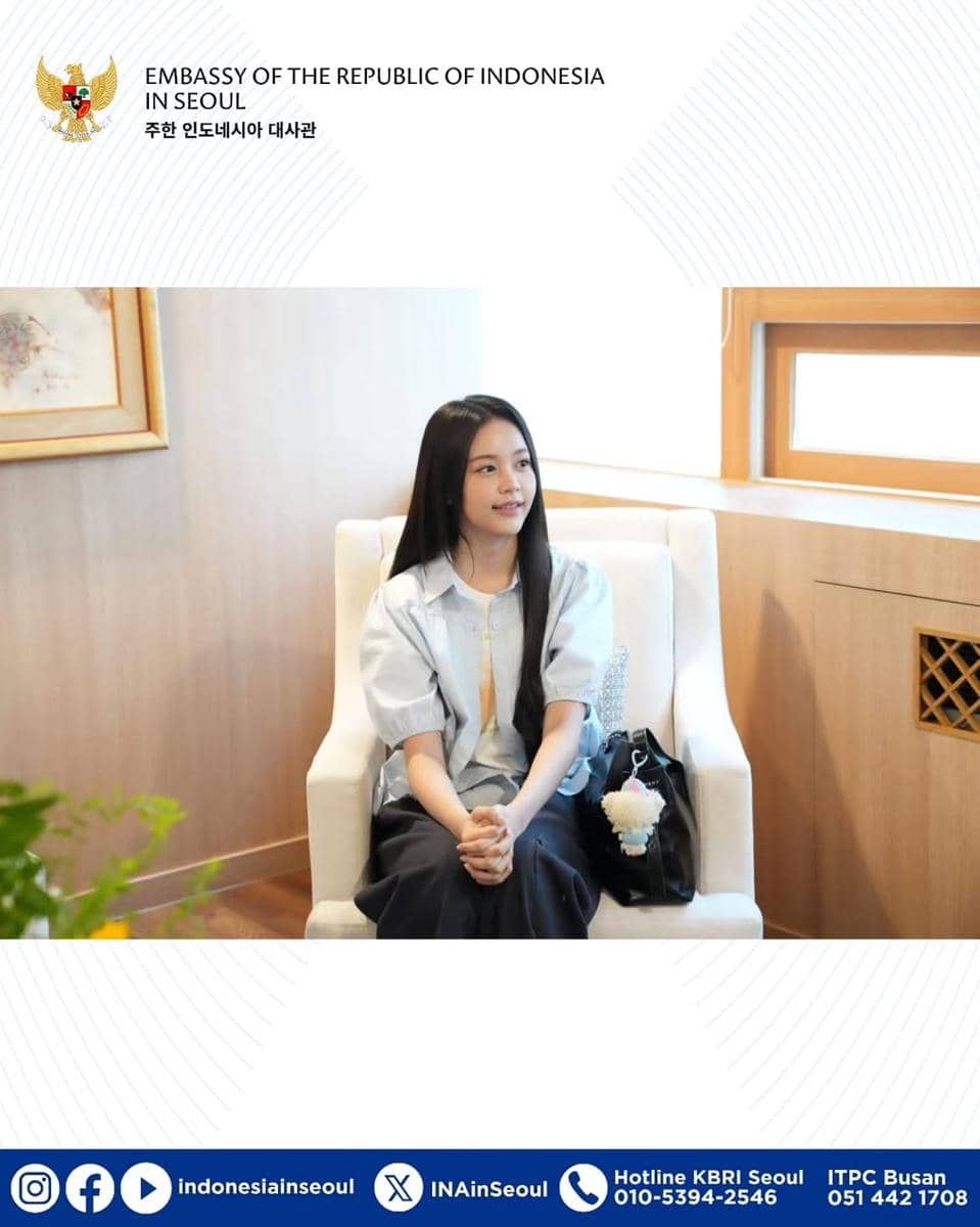 potret Carmen Hearts2Hearts main ke KBRI Seoul