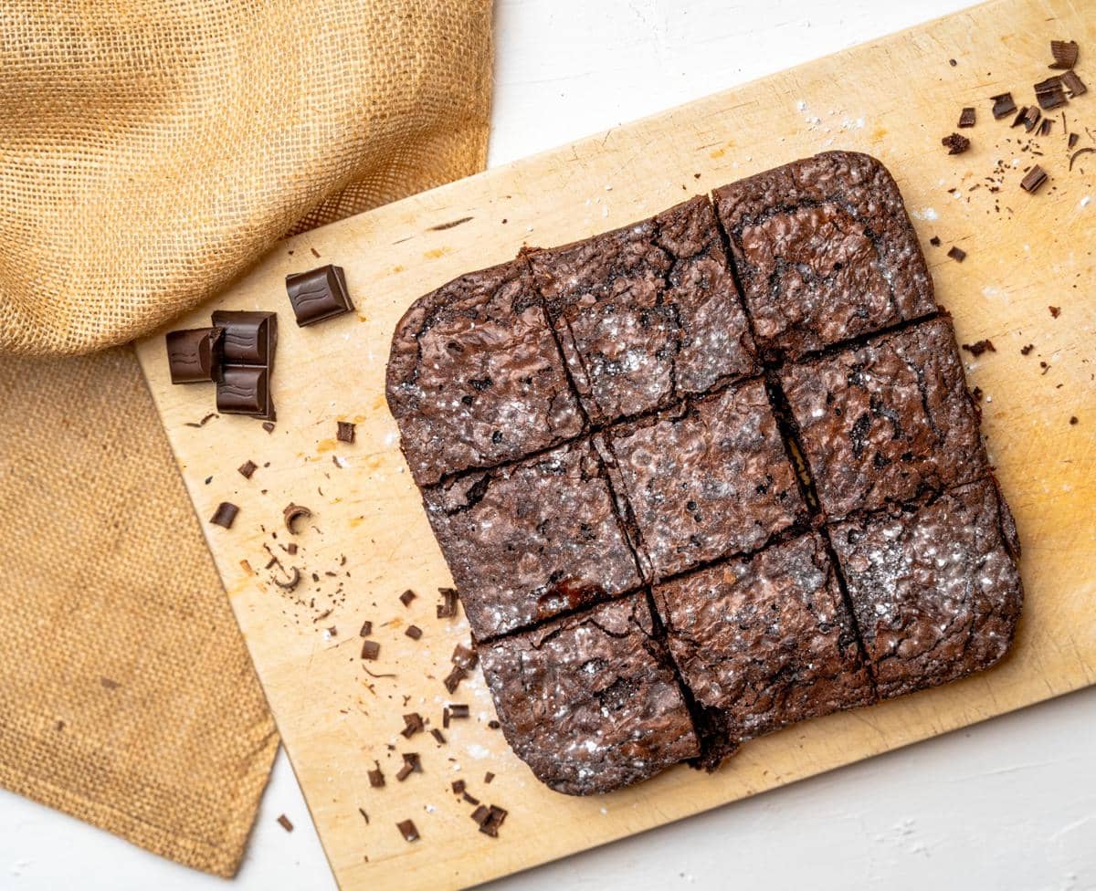 ilustrasi hojicha brownies