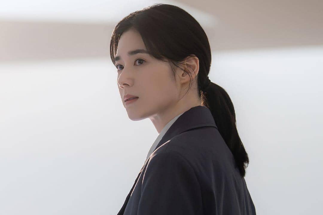 Materi still cut drama Flex x Cop 2 dari akun Instagram resmi SBS Drama sebagai promosi serial tersebut.