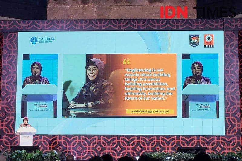 Amalia Adininggar Widyasanti, Kepala BPS, menyampaikan sambutan pada malam penganugerahan IKD 2026 di Jakarta.