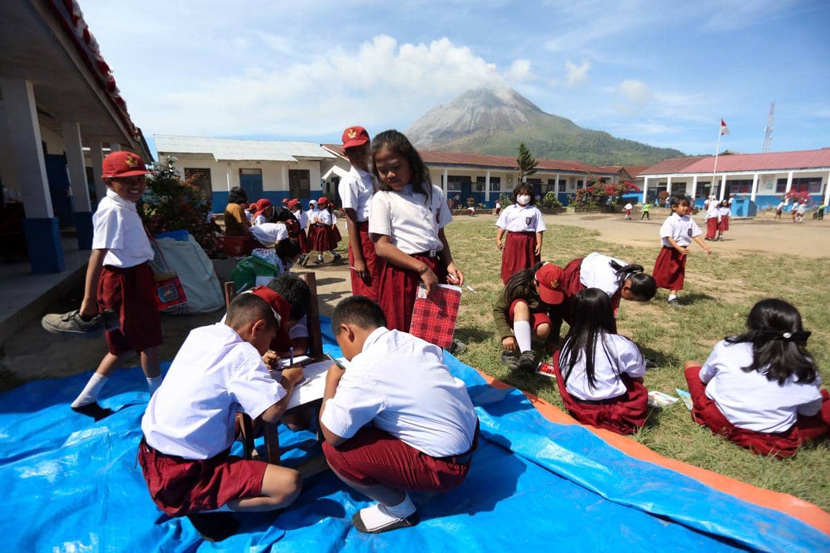 Potret Terkini Kabupaten Karo Pasca Erupsi Sinabung, Siswa Tetap Sekolah