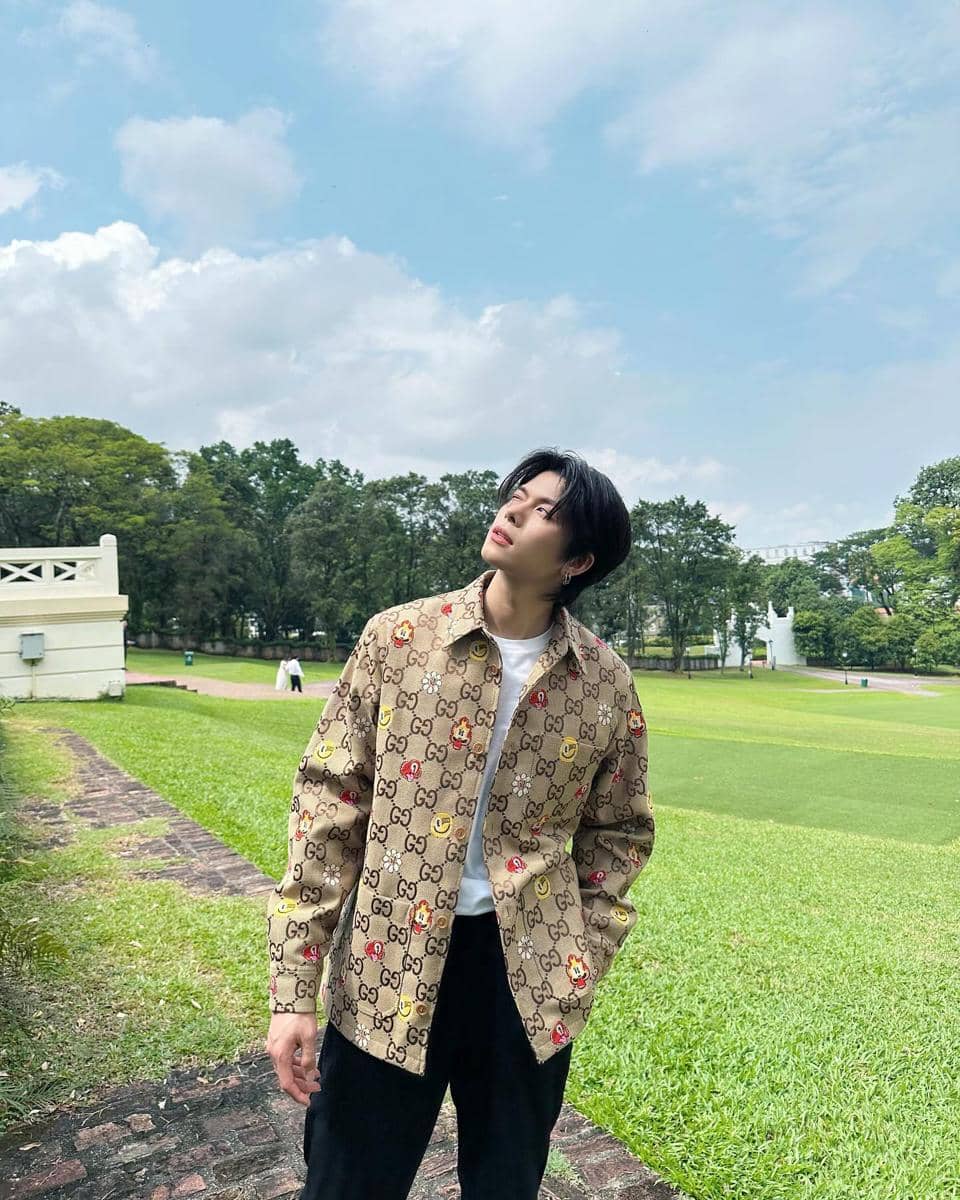 OOTD Liburan ke Luar Negeri ala Glenn Yong