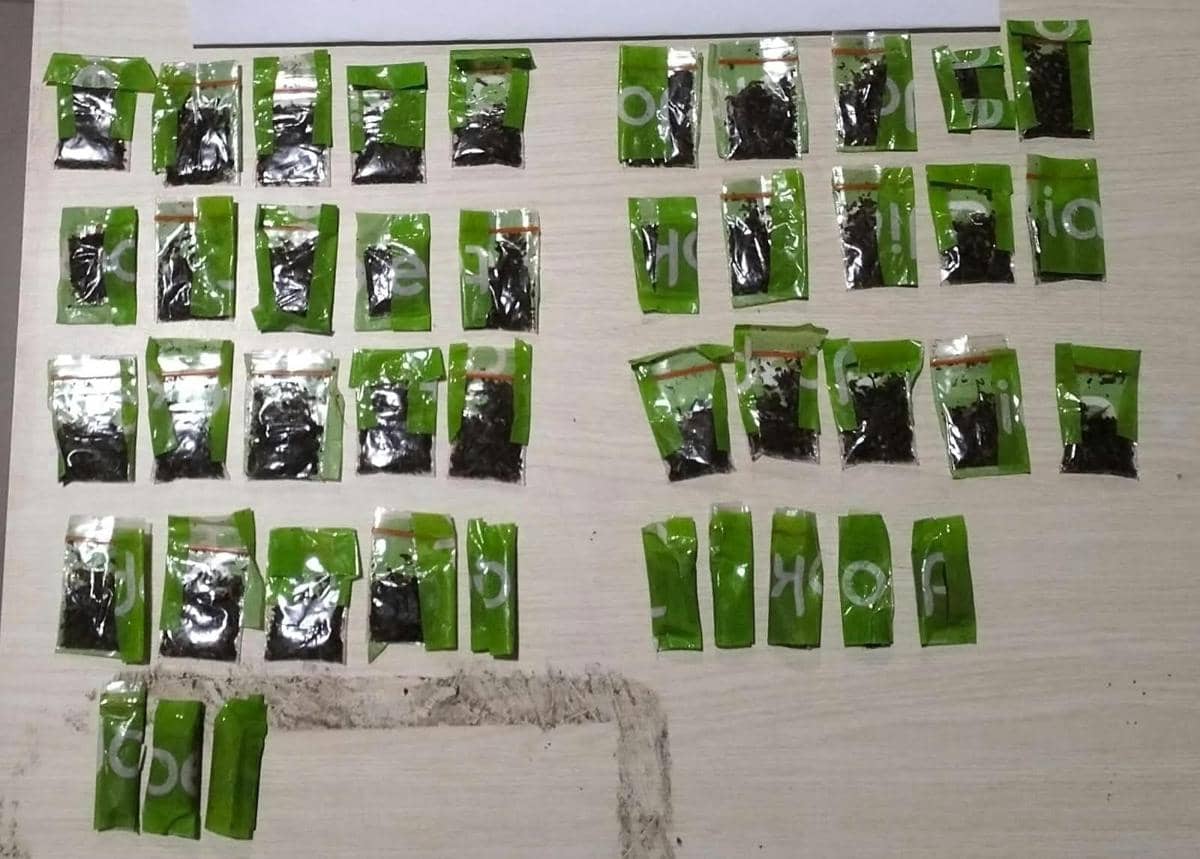 Dua Pelajar SMP Pringsewu Bawa Paket Tembakau Sintetis