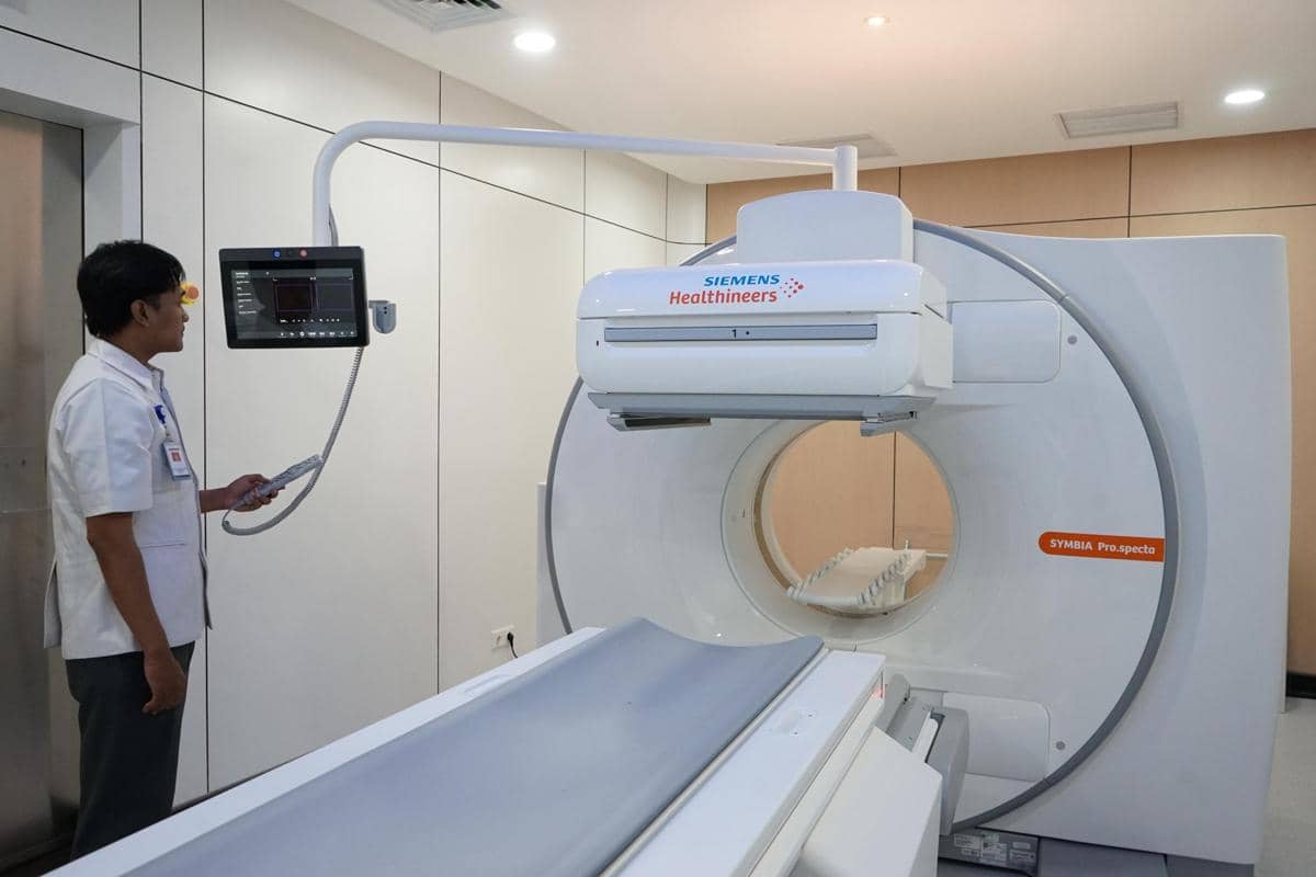 Teknologi terbaru di MRCCC Siloam Semanggi: Symbia Pro.specta SPECT/CT Scan (dok. MRCCC Siloam Semanggi)
