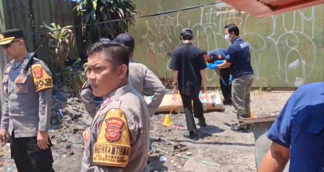 Mayat Perempuan Terbungkus Kardus Ditemukan di Babakan Ciparay
