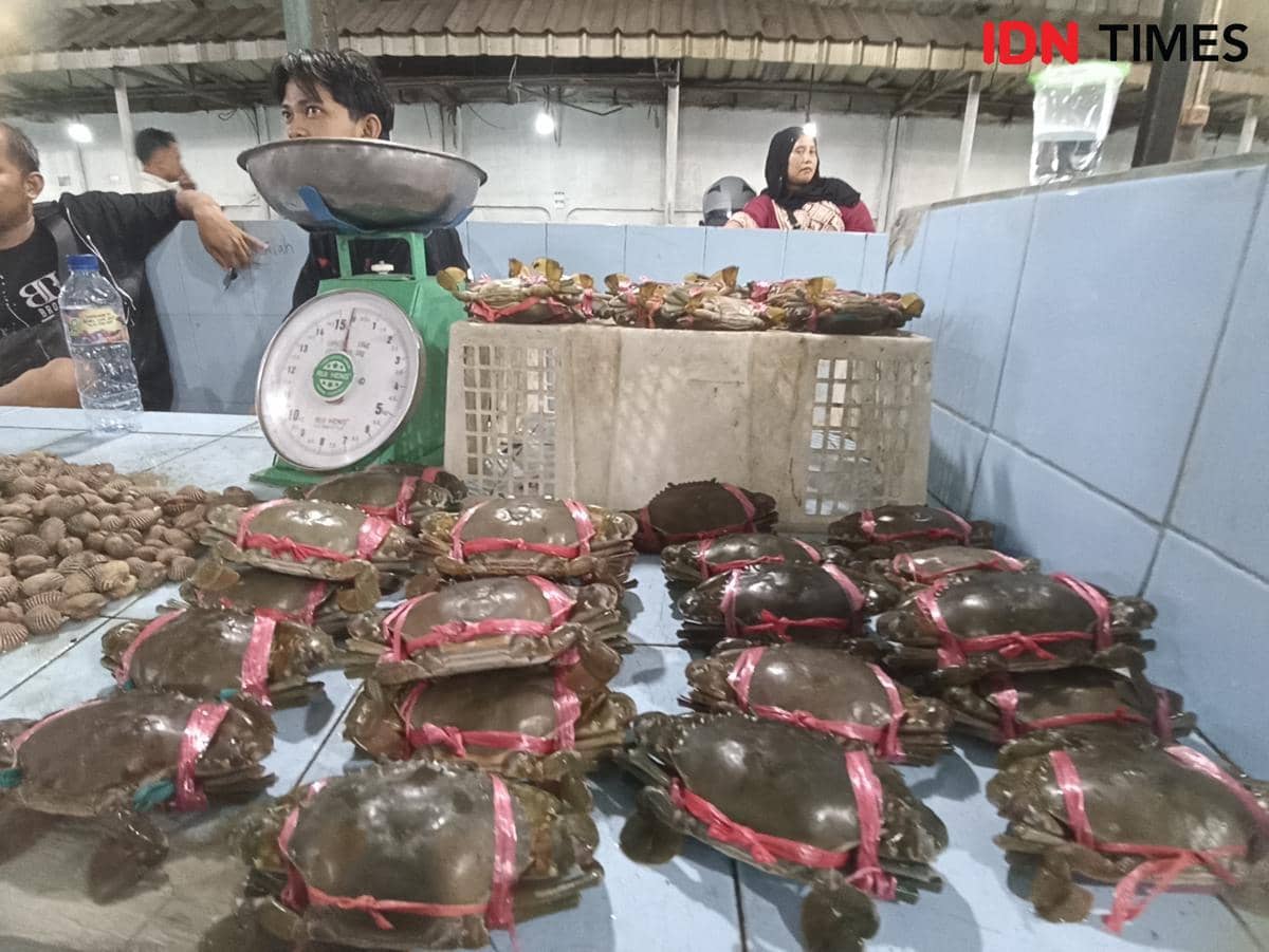 Gubernur DKI Jakarta Pramono Anung meninjau Pasar Kramat Jati,
