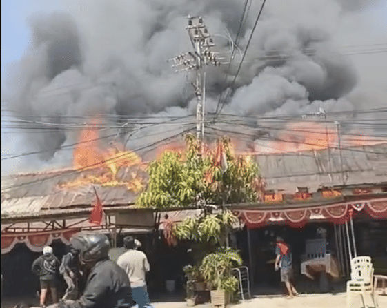 Kebakaran Asrama TNI Mattoanging Makassar, 35 Petak Rumah Terbakar