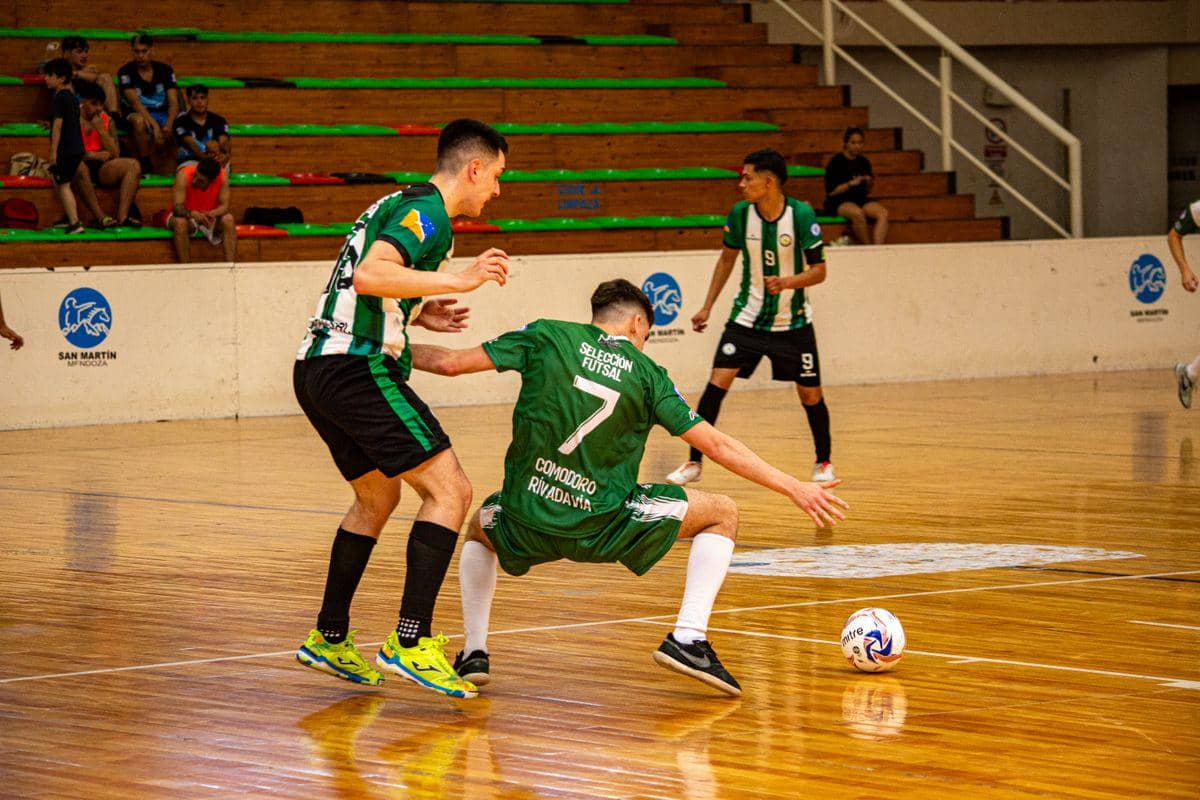 ilustrasi bermain futsal