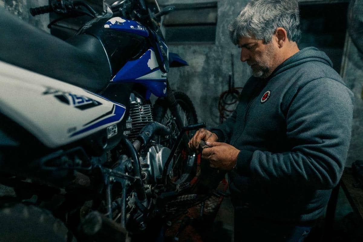 ilustrasi servis motor