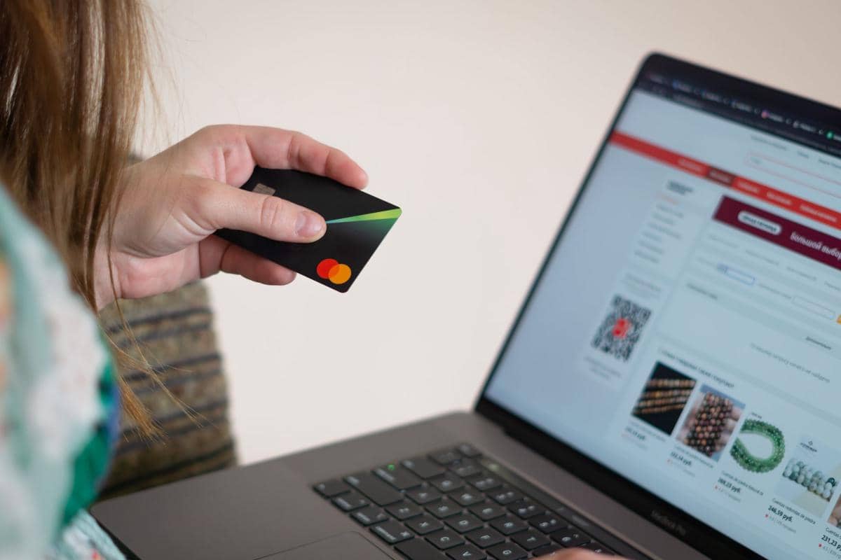Seller Online Shop Terpercaya atau Penipu? Waspadai 5 Tandanya