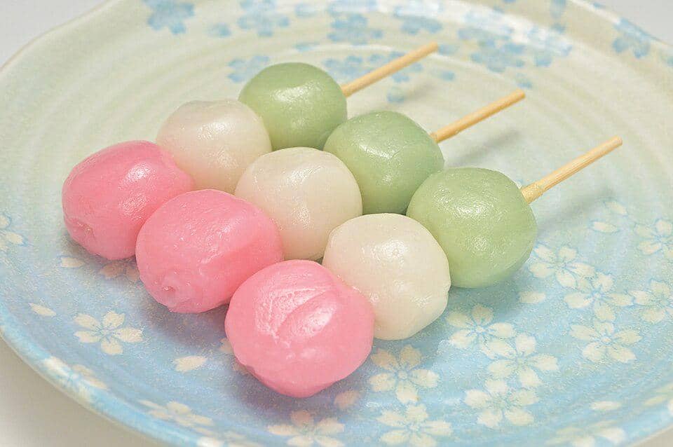 ilustrasi hanami dango