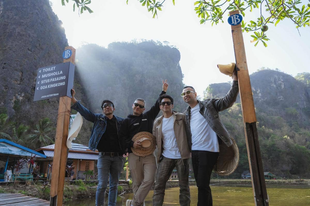The Duda's-1 mengunjungi Desa Karst Rammang Rammang