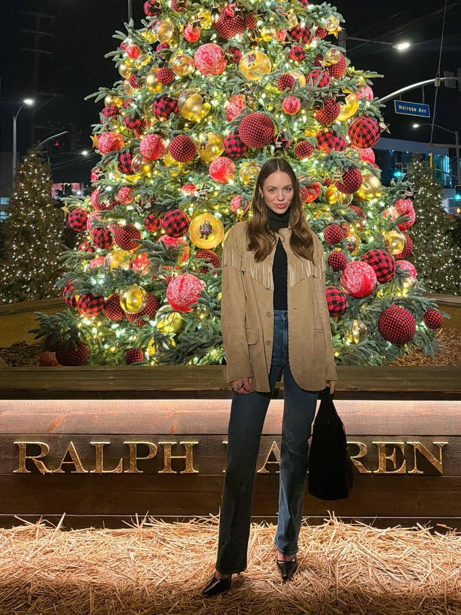 Inspirasi OOTD ala Claudia Sulewski