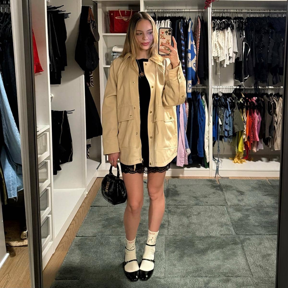 Inspirasi OOTD ala Claudia Sulewski 