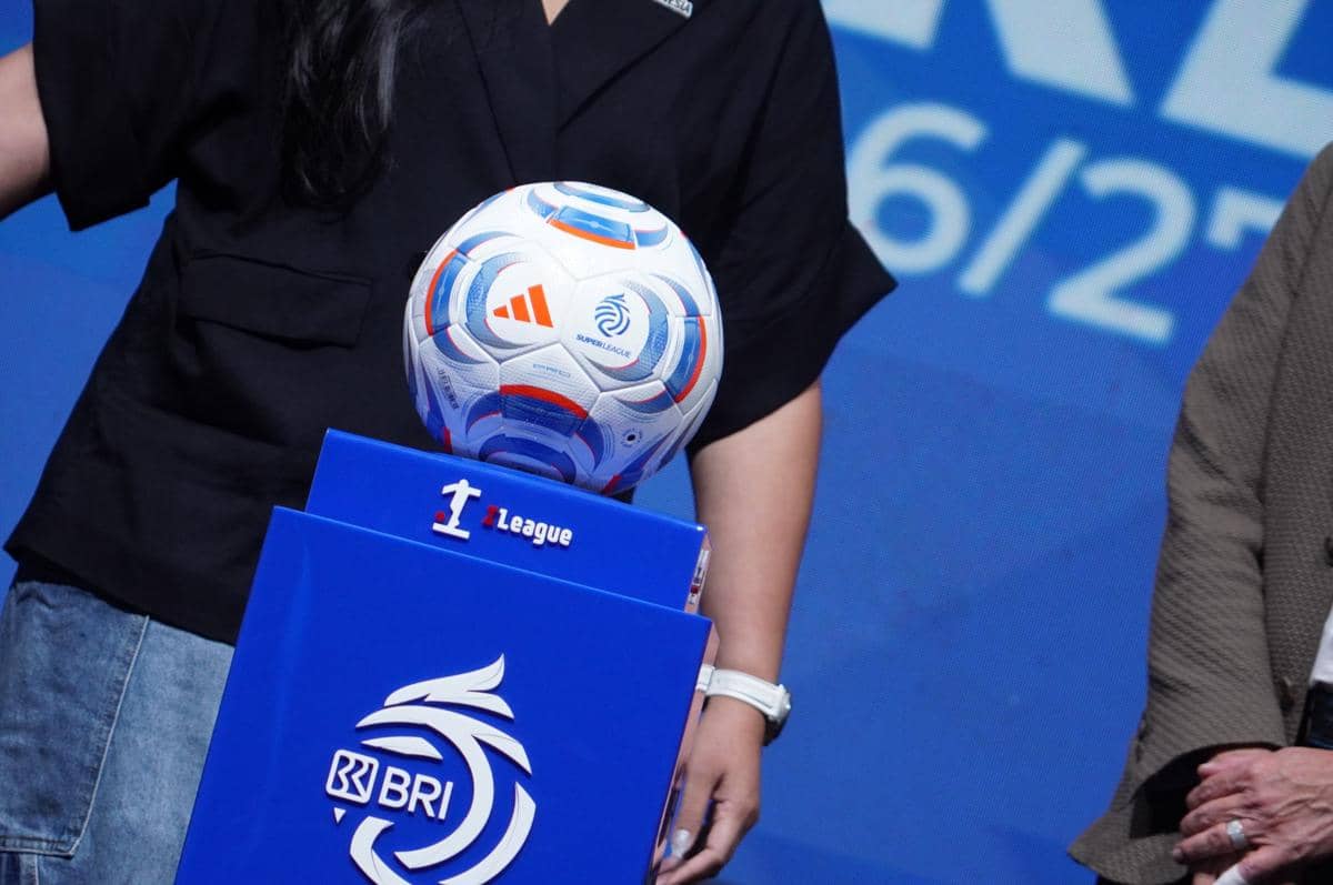 Logo BRI berdampingan dengan logo Super League, menandai BRI kembali menjadi sponsor musim 2026/27.