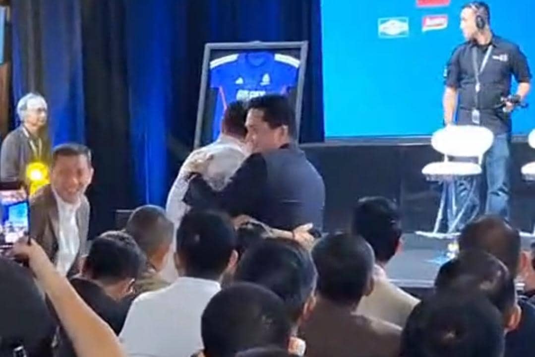 Momen Manis, Erick dan Shin Berpelukan di Launching Super League