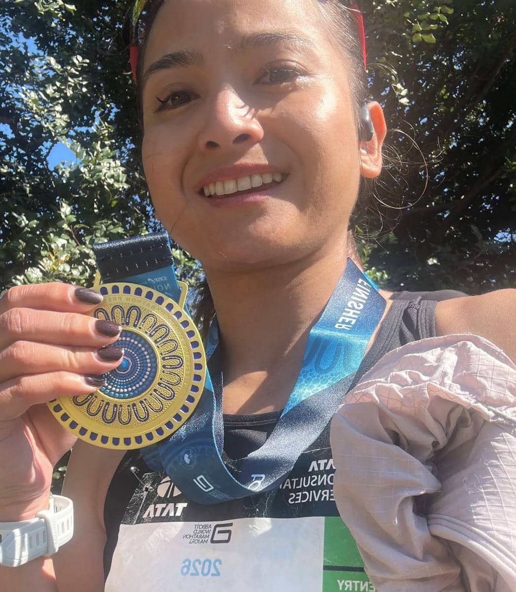Acha Septriasa mengikuti Sydney Marathon 2026, membagikan momen partisipasinya melalui akun Instagram.