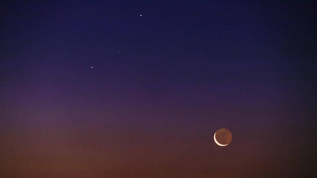 ilustrasi Bulan, Venus, dan Spica