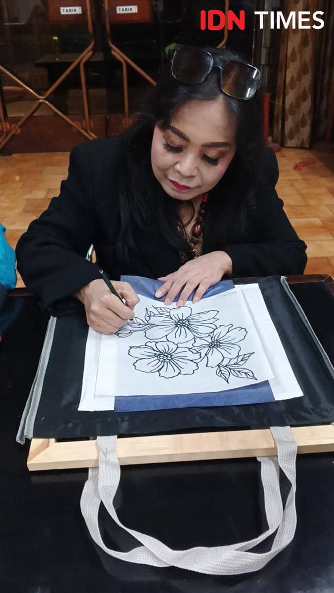 Workshop melukis di atas kain yang diselenggarakan di Bentara Budaya Jakarta, Jakarta Selatan, pada Rabu (2/8/2026).
