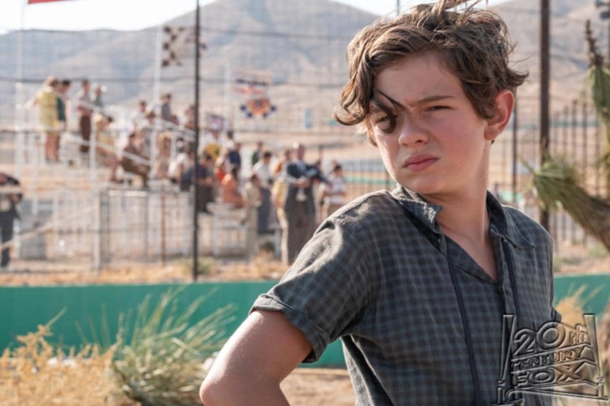 Noah Jupe tampil sebagai salah satu karakter dalam adegan film Ford v Ferrari produksi 20th Century Studios.