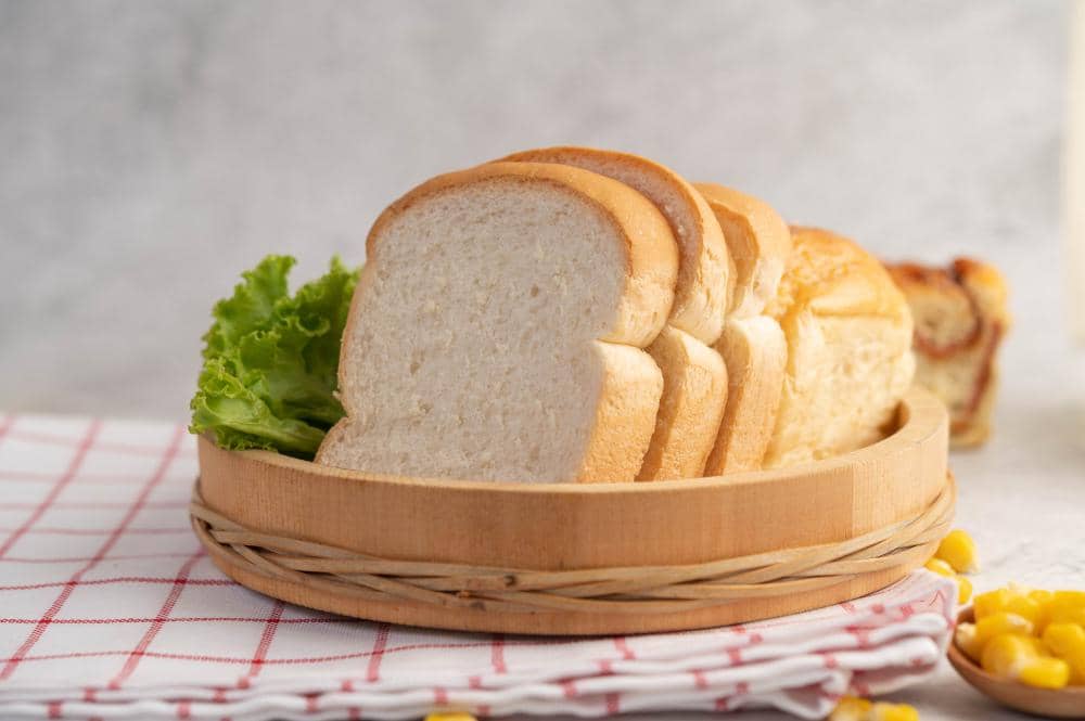 5 Cara Bikin Roti Tawar yang Sudah Keras Kembali Empuk