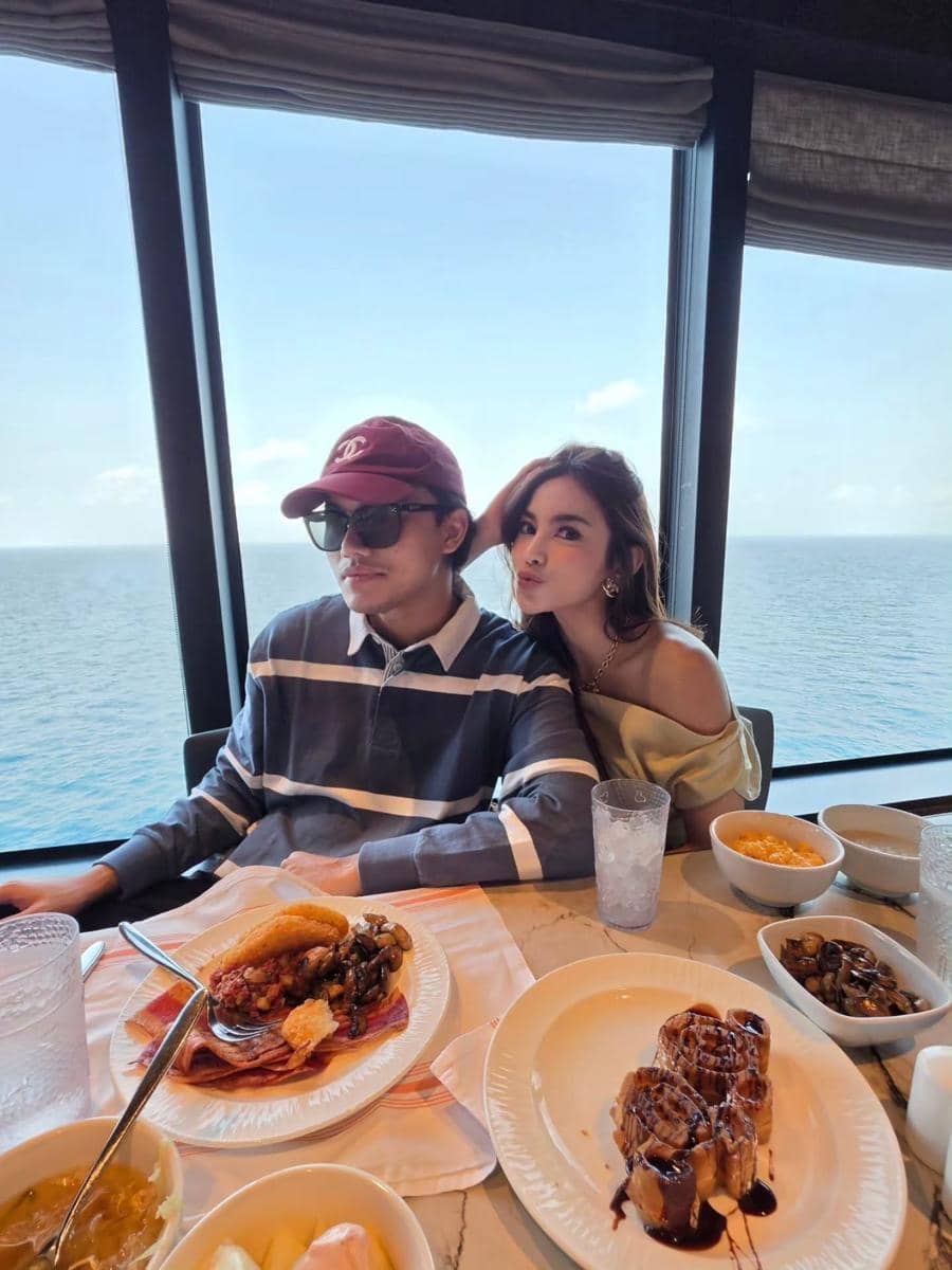 Mahalini dan Rizky Febian menikmati liburan bersama di kapal pesiar Disney Cruise, dalam unggahan Instagram Mahalini.